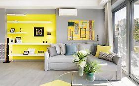 Stylish Boutique Loft With Private Balcony
