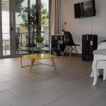 Stylish Boutique Loft With Private Balcony Διαμέρισμα Αθήνα Εξωτερικό φωτογραφία